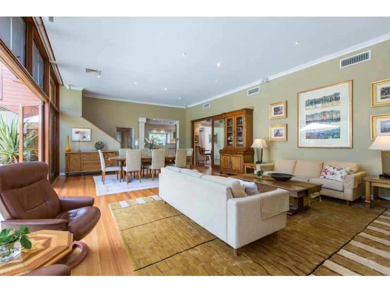 7 Garland Road, Dalkeith WA 6009
