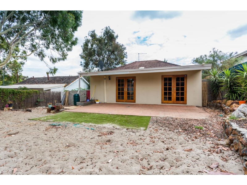 31 The Strand, Bayswater WA 6053