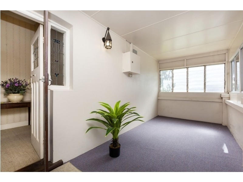 12 Waroonga Road, Nedlands WA 6009