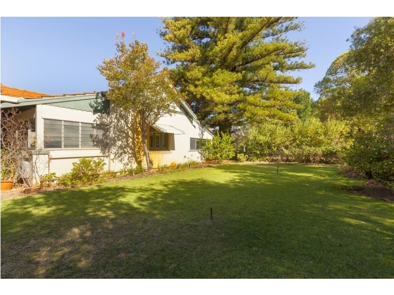 12 Waroonga Road, Nedlands WA 6009