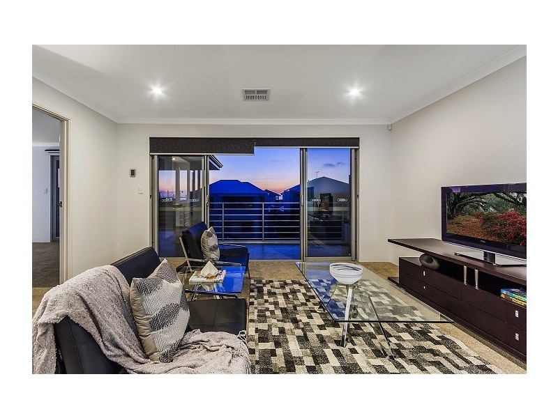 16 Wanstead Road, North Coogee WA 6163