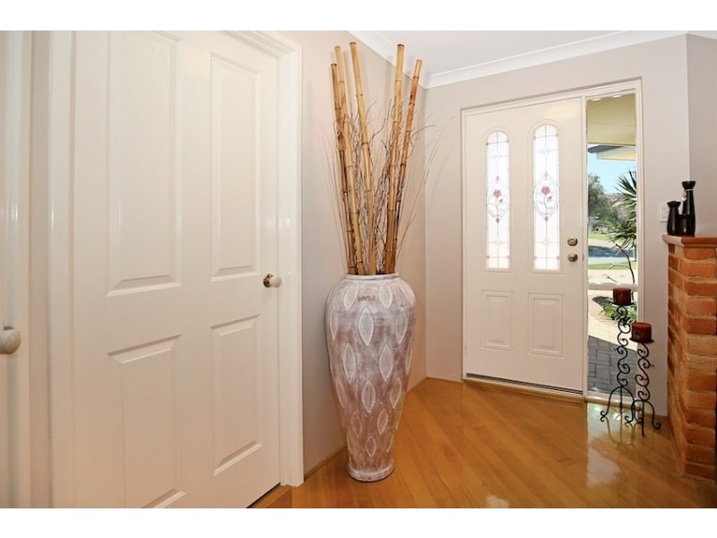 7 Discovery Cove, Halls Head WA 6210