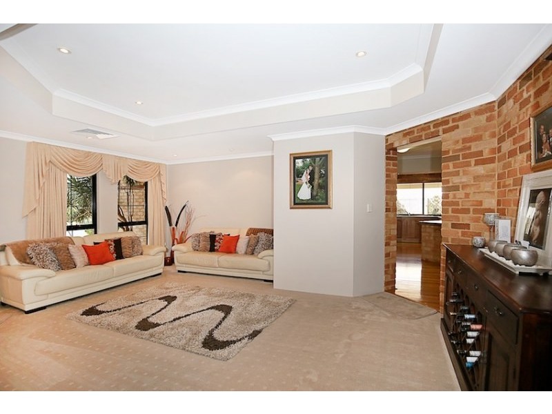 7 Discovery Cove, Halls Head WA 6210