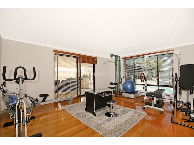7 Discovery Cove, Halls Head WA 6210