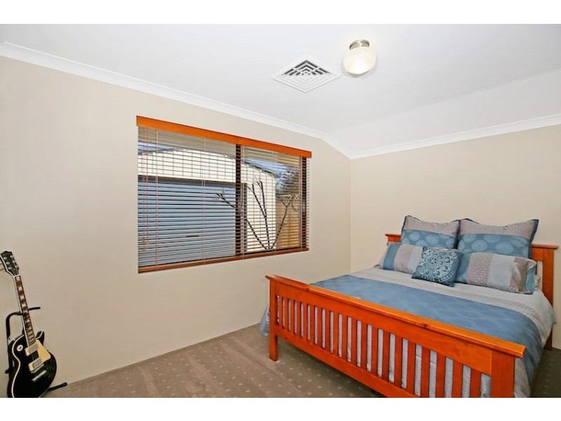 7 Discovery Cove, Halls Head WA 6210