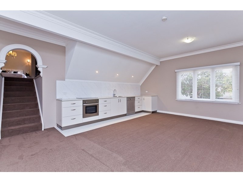 15 College Road, Claremont WA 6010