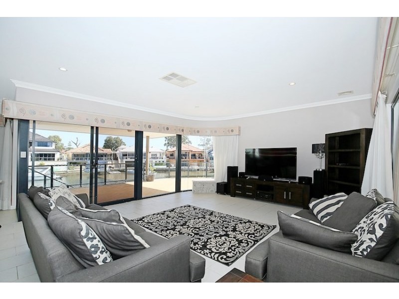 7 Ragamuffin Point, Halls Head WA 6210