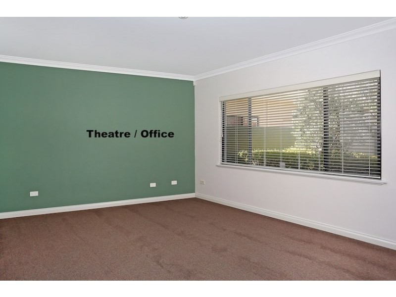 7 Ragamuffin Point, Halls Head WA 6210