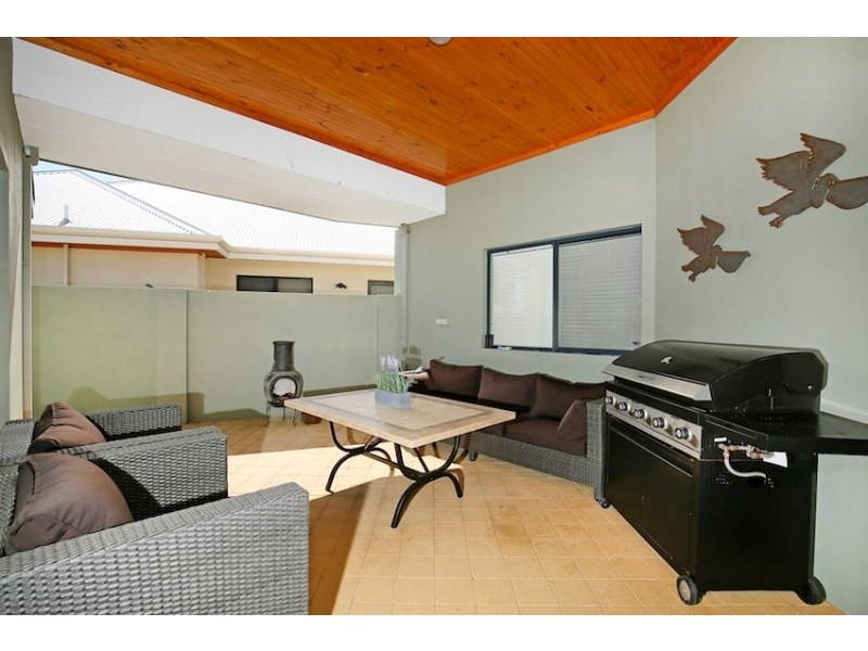 7 Ragamuffin Point, Halls Head WA 6210