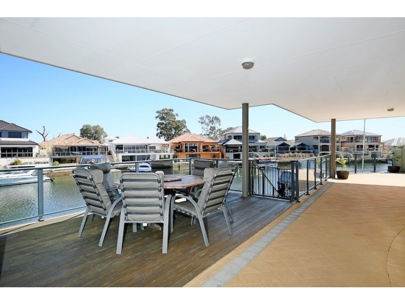 7 Ragamuffin Point, Halls Head WA 6210