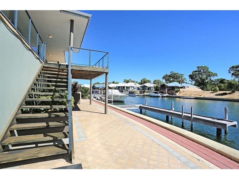 7 Ragamuffin Point, Halls Head WA 6210