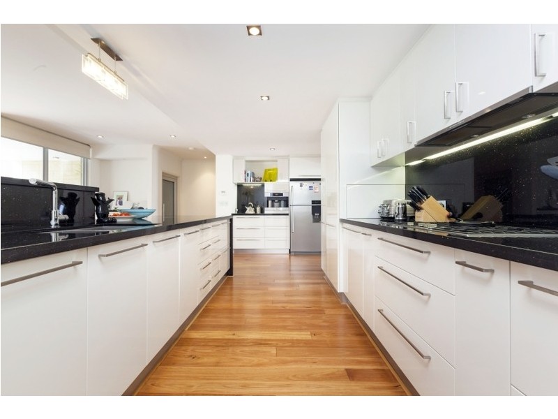 8 McHenry Lane, Nedlands WA 6009