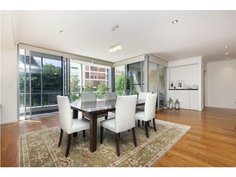 8 McHenry Lane, Nedlands WA 6009