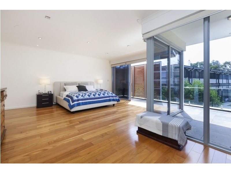 8 McHenry Lane, Nedlands WA 6009