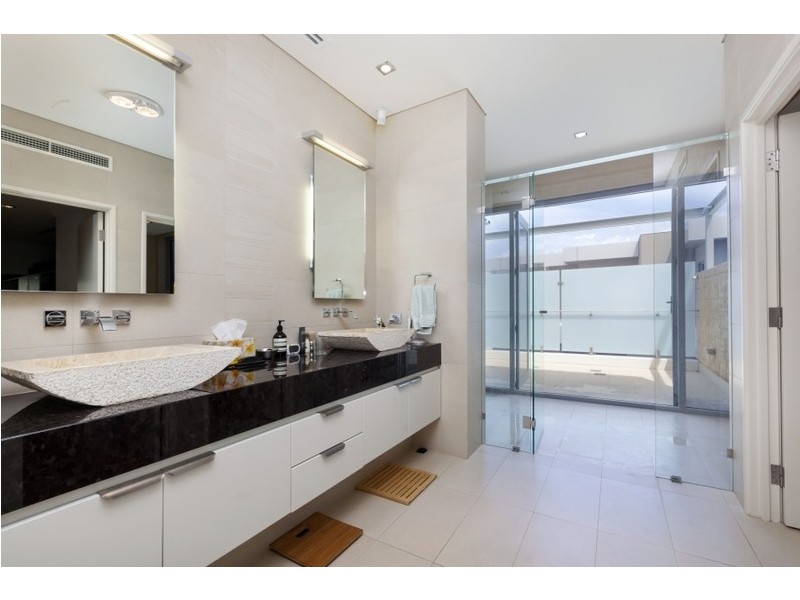 8 McHenry Lane, Nedlands WA 6009