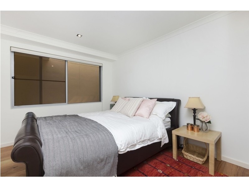 8 McHenry Lane, Nedlands WA 6009