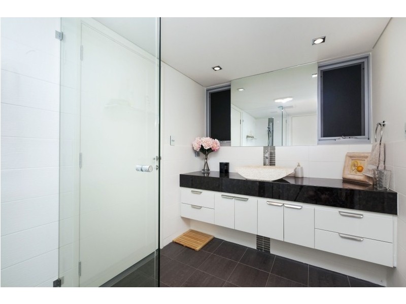 8 McHenry Lane, Nedlands WA 6009