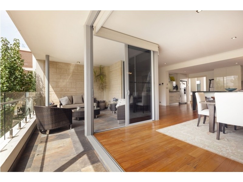 8 McHenry Lane, Nedlands WA 6009