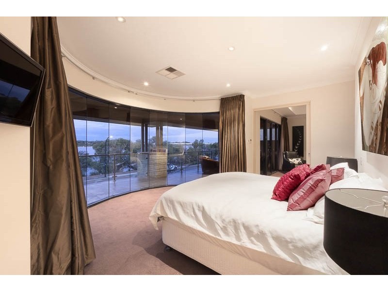 157 The Esplanade, Mount Pleasant WA 6153