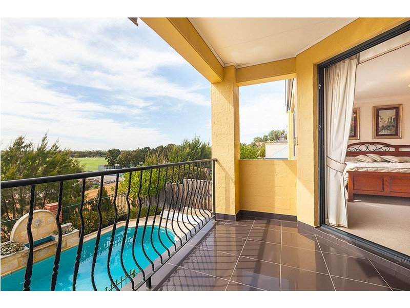 6 Blenheim Lane, Mount Claremont WA 6010