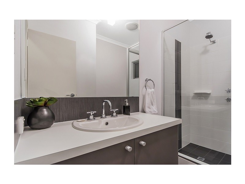 16 Wanstead Road, North Coogee WA 6163