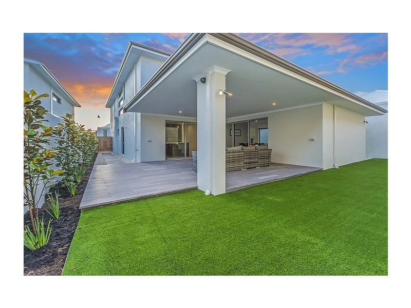 16 Wanstead Road, North Coogee WA 6163