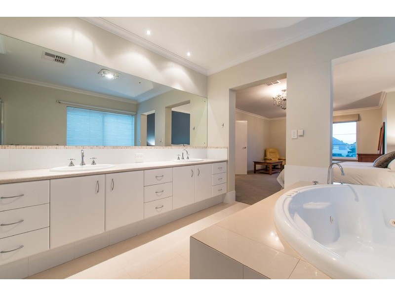 13 Biccari Drive, Stirling WA 6021