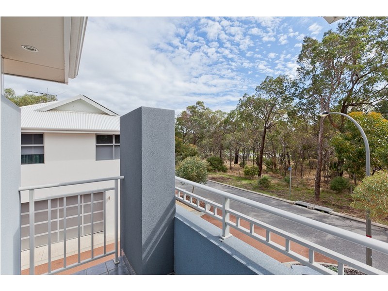 4 Coneflower Corner, Churchlands WA 6018