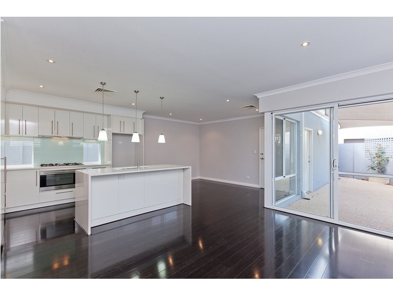 4 Coneflower Corner, Churchlands WA 6018