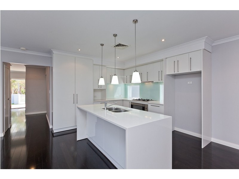 4 Coneflower Corner, Churchlands WA 6018