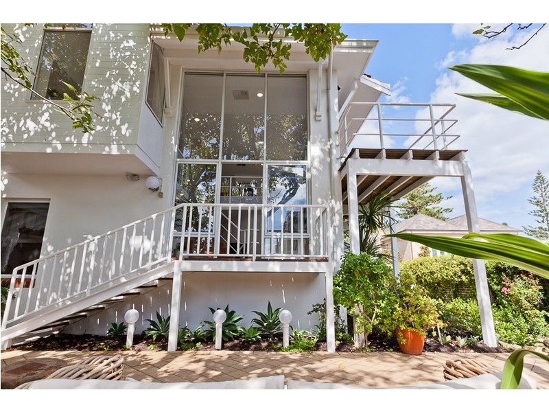 16A Deane Street, Cottesloe WA 6011