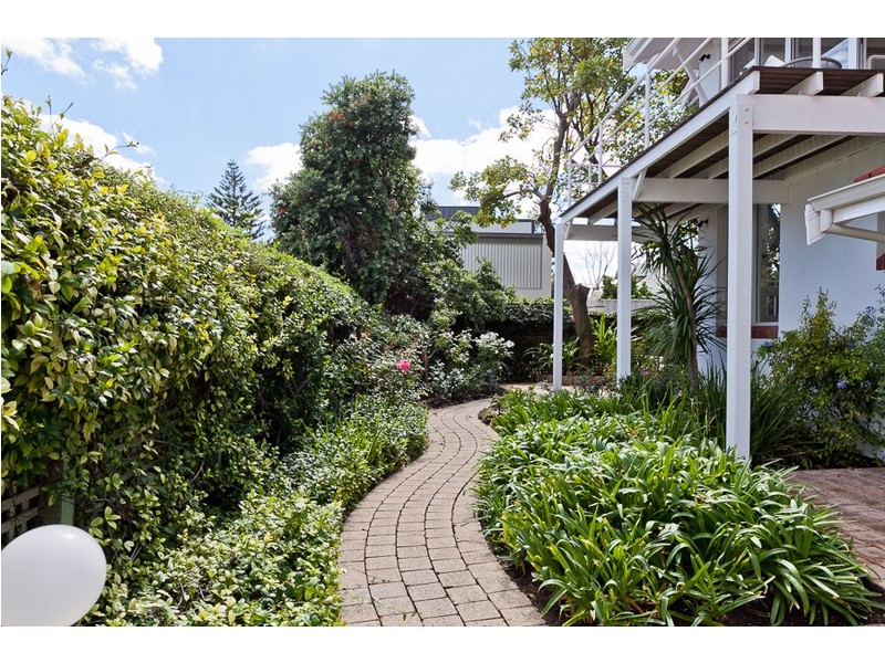 16A Deane Street, Cottesloe WA 6011