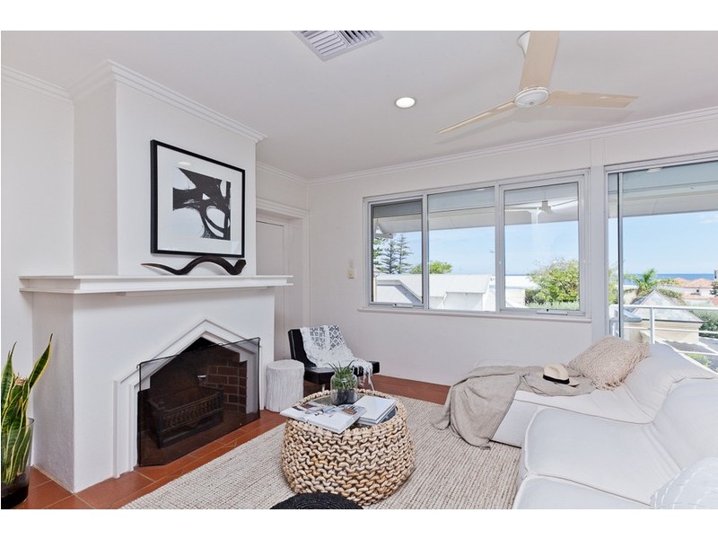 16A Deane Street, Cottesloe WA 6011
