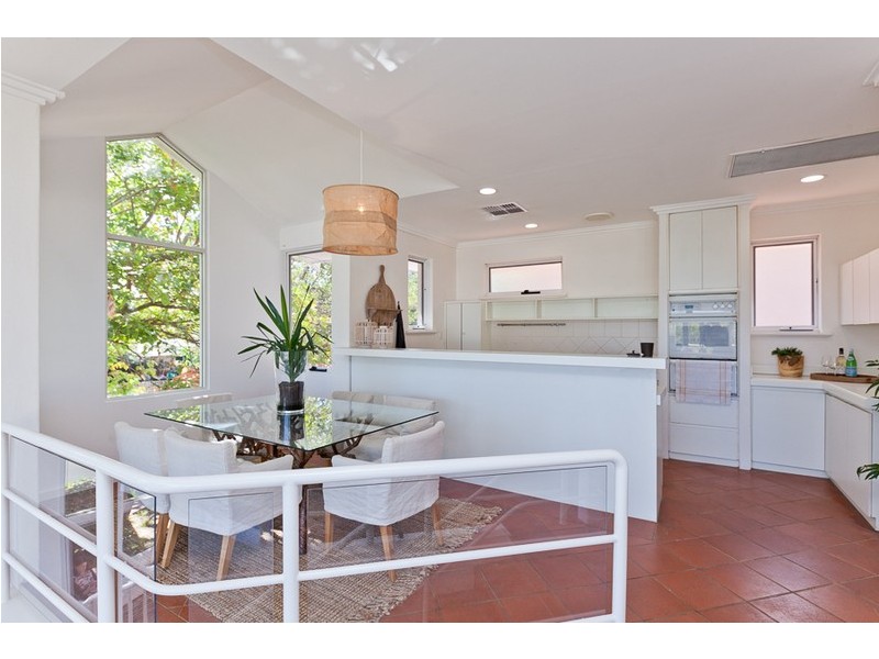 16A Deane Street, Cottesloe WA 6011