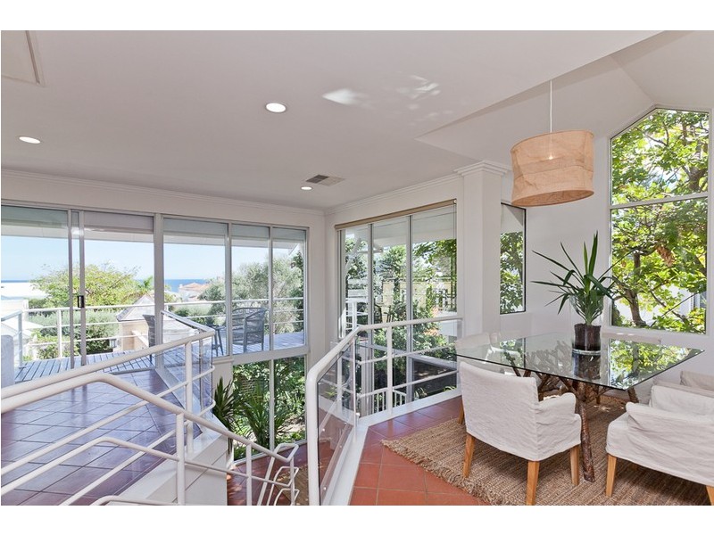 16A Deane Street, Cottesloe WA 6011