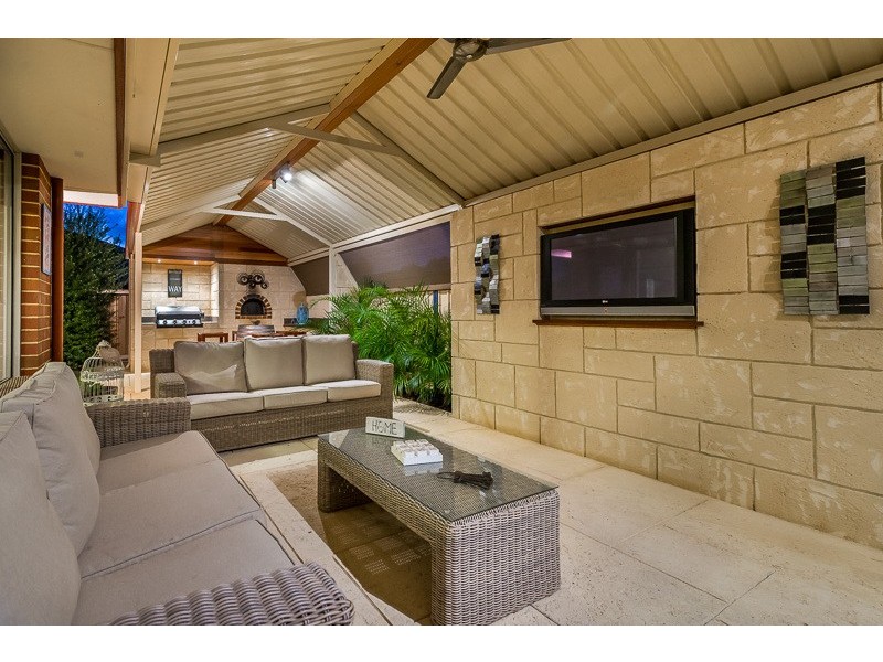 8 Goshawk Street, Tapping WA 6065