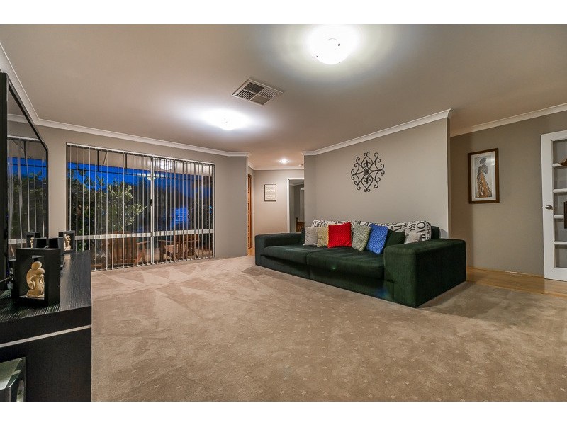 8 Goshawk Street, Tapping WA 6065