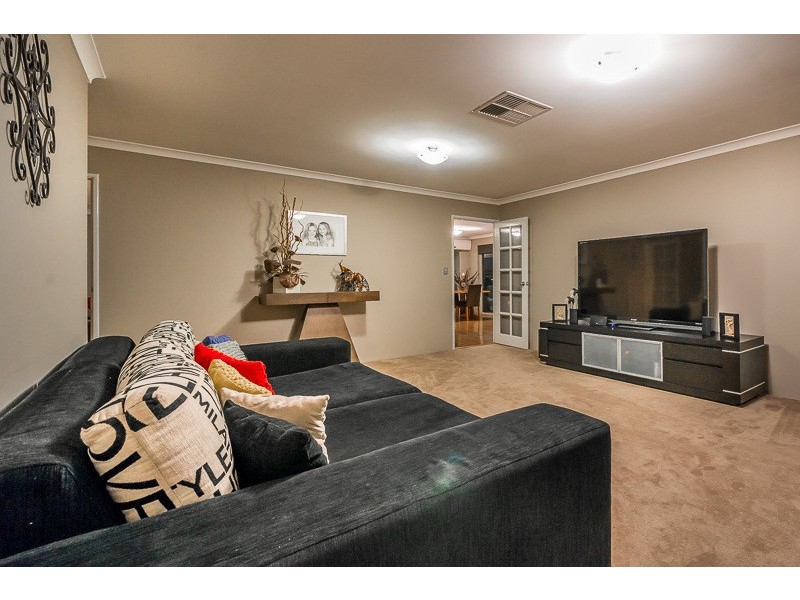 8 Goshawk Street, Tapping WA 6065