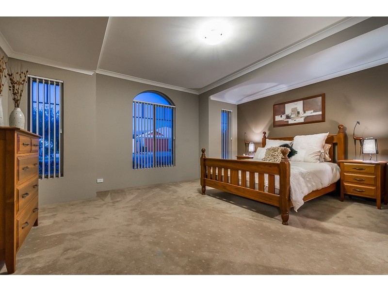 8 Goshawk Street, Tapping WA 6065