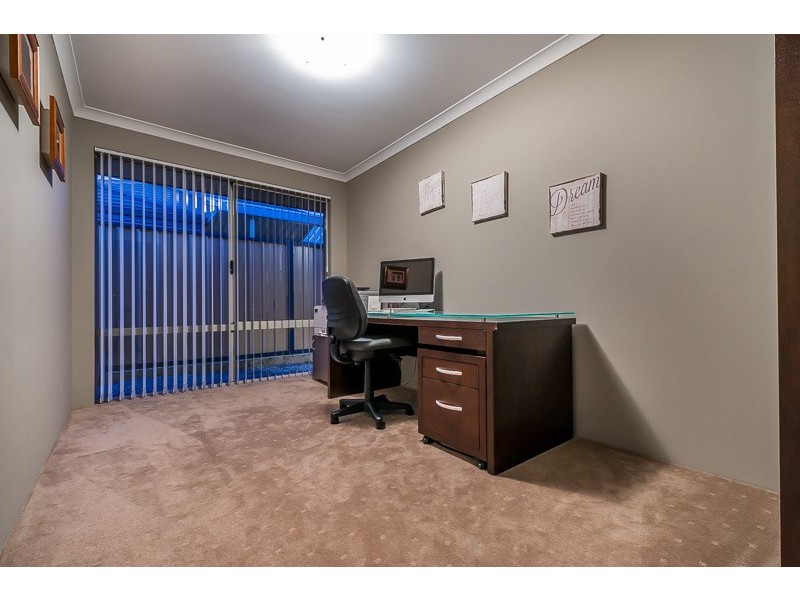 8 Goshawk Street, Tapping WA 6065