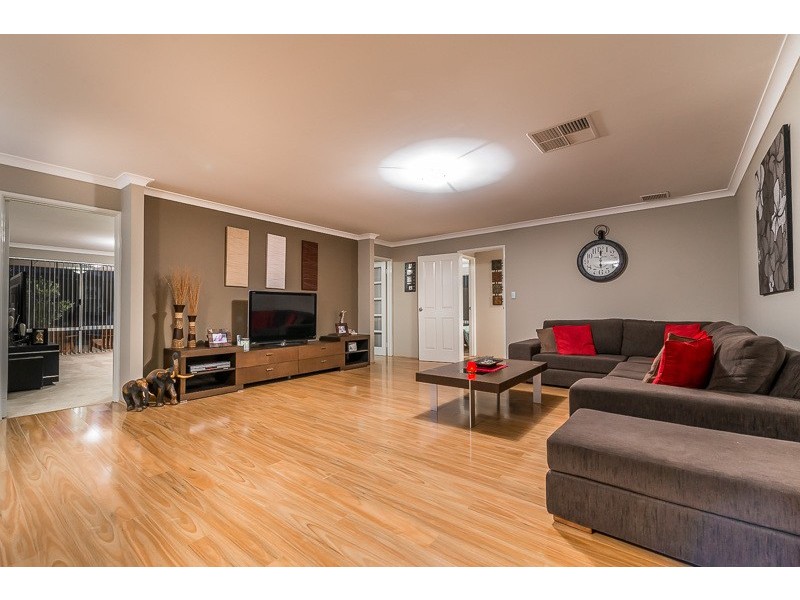 8 Goshawk Street, Tapping WA 6065