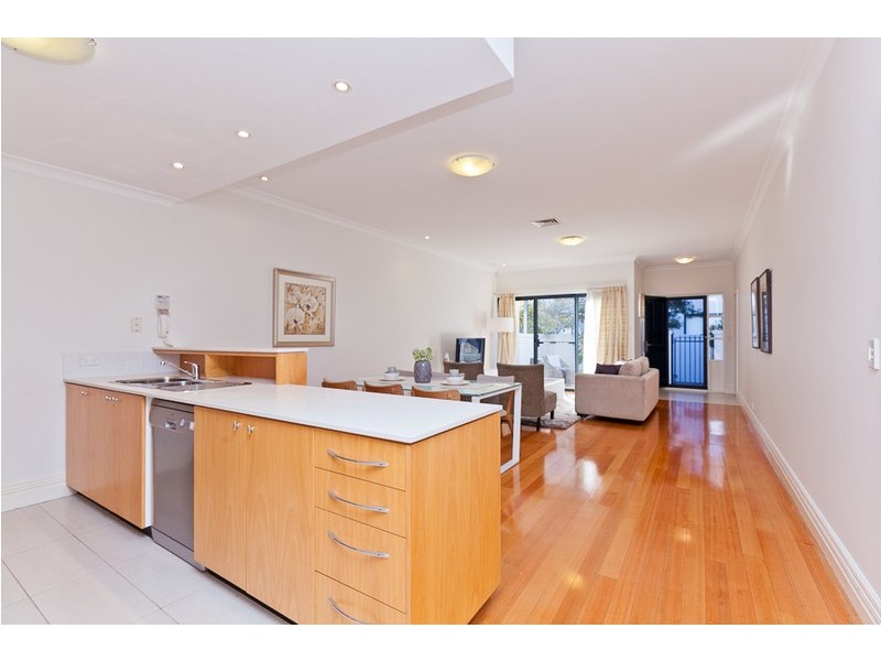 5/8 Bay Road, Claremont WA 6010