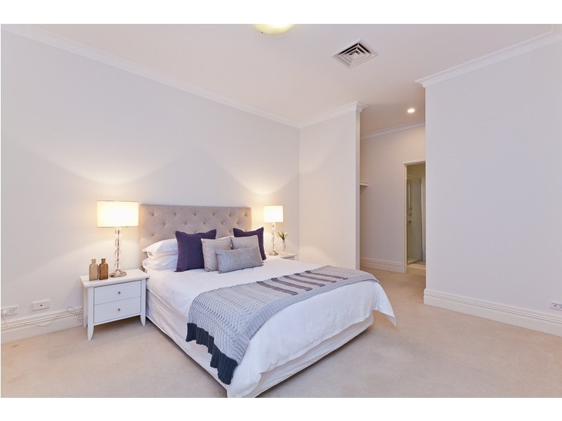 5/8 Bay Road, Claremont WA 6010