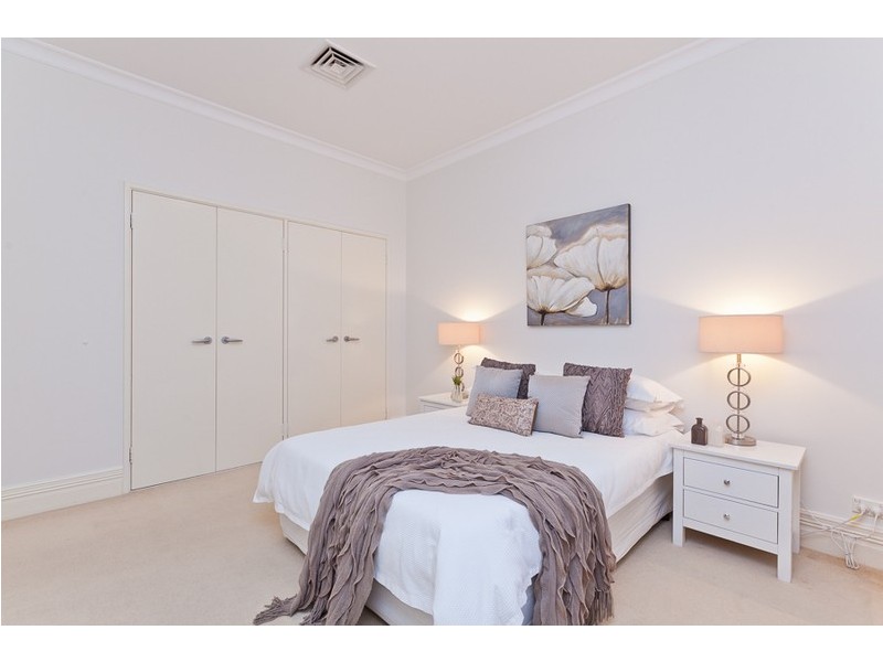 5/8 Bay Road, Claremont WA 6010