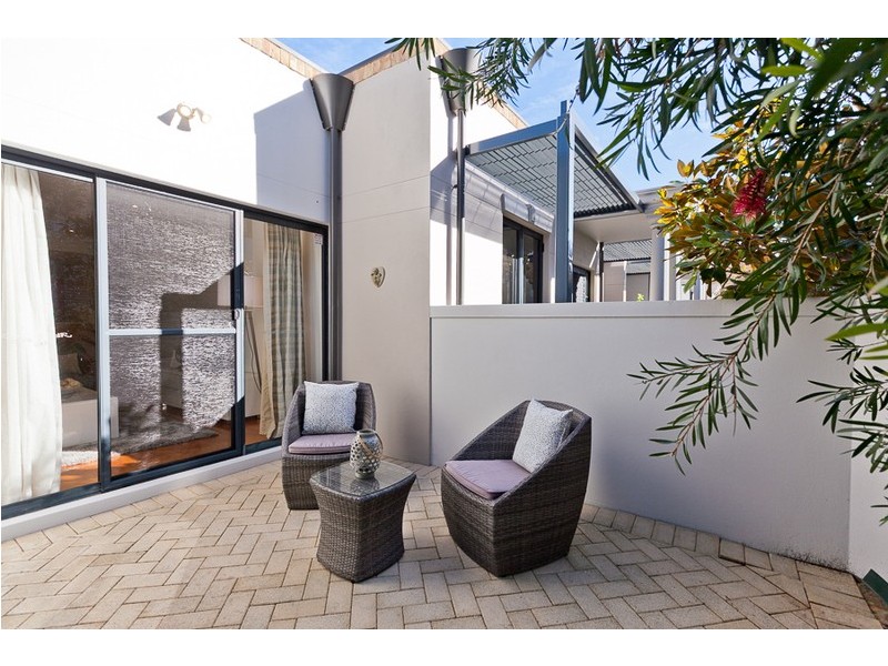 5/8 Bay Road, Claremont WA 6010