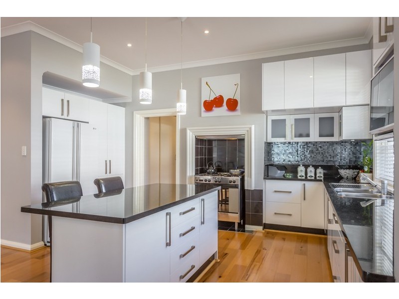 36A Hope Avenue, Manning WA 6152