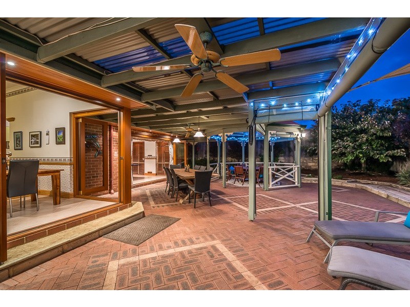 10 St Pierre Circuit, Currambine WA 6028