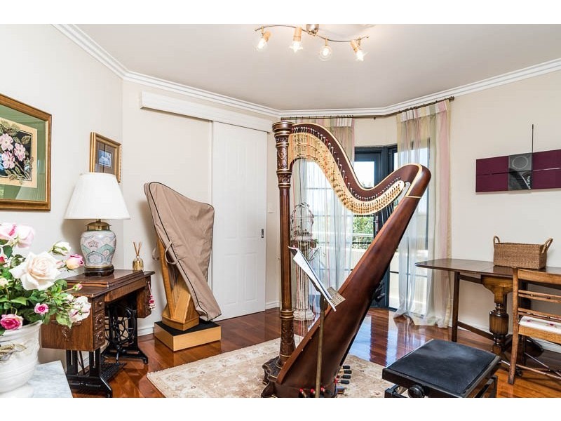 63b The Esplanade, Mount Pleasant WA 6153