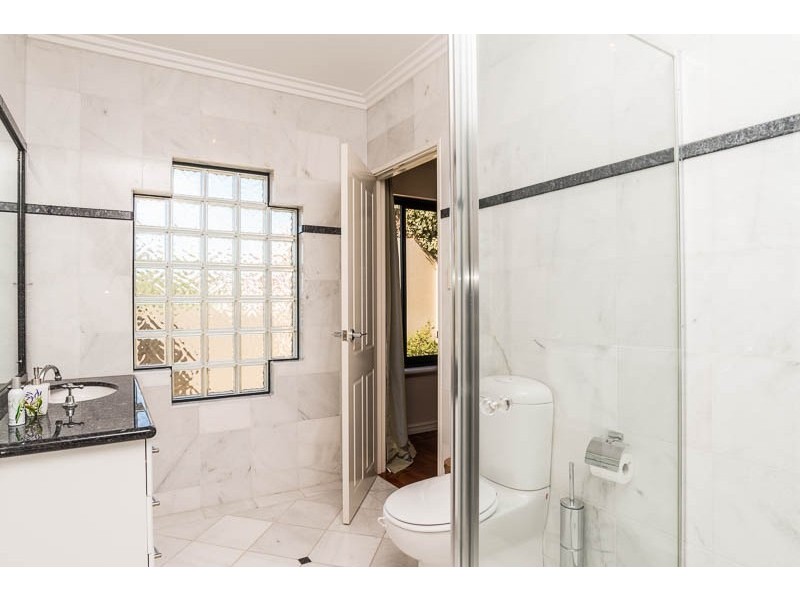 63b The Esplanade, Mount Pleasant WA 6153