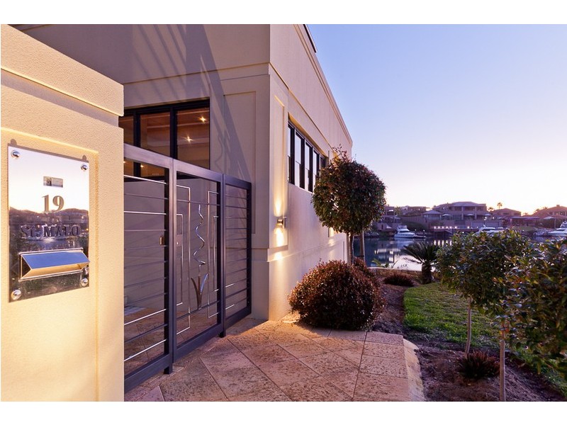 19 St Malo Court, Mindarie WA 6030